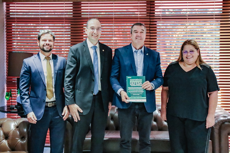 Defensoria debate fortalecimento institucional com governador de MS