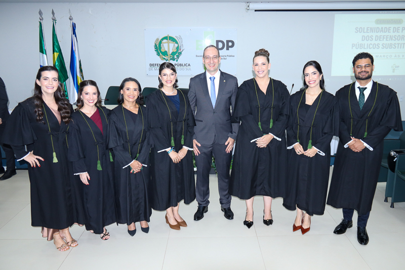 Defensoria empossa seis novas defensoras e um defensor público substituto